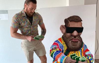 Conor McGregor, cel mai mare dușman al modestiei :D Starul UFC, surprins în timp ce își numără teancul de bani: „Îmi place viața mea”