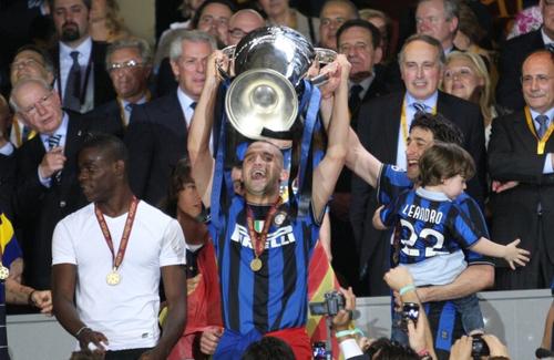 Cristi Chivu, câștigător al Ligii Campionilor în 2010 alături de Inter