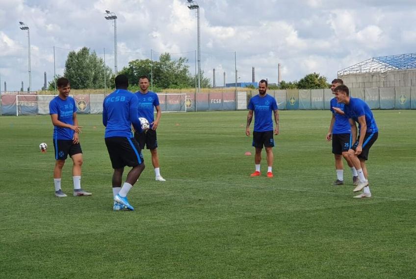 FCSB efectuează antrenamentele în grupuri de câte 4