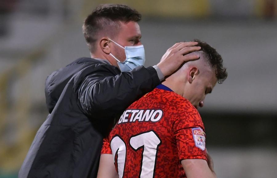 Mihai Pintilii ar fi adevăratul antrenor la FCSB. Foto: sportpictures.eu Todoran „paravan” la FCSB?! Cine ar fi de fapt adevăratul antrenor numit de Gigi Becali
