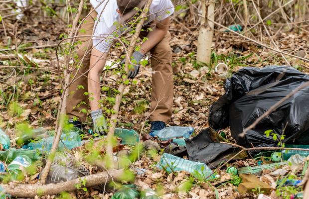 Peste 500 de voluntari s-au alăturat campaniei O Românie Curată Începe de Acasă