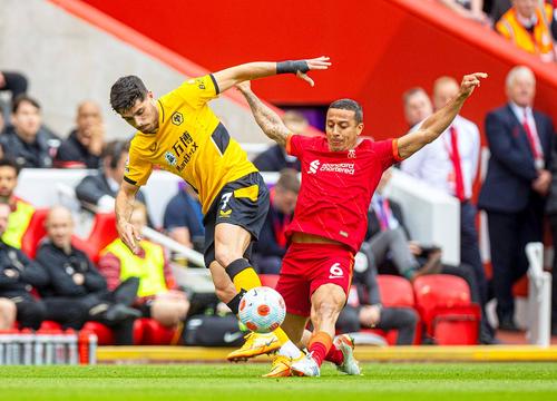 Thiago Alcantara s-a accidentat la coapsa dreaptă în meciul câștigat de Liverpool cu Wolves, foto: Imago