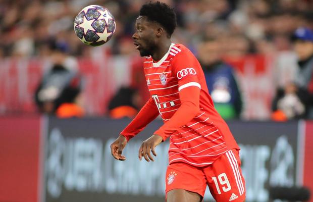 Davies i-a șocat pe fanii lui Bayern: „Nu s-ar părea că situația îl afectează prea tare” » Ce făcea canadianul la o zi după eșecul cu Leipzig