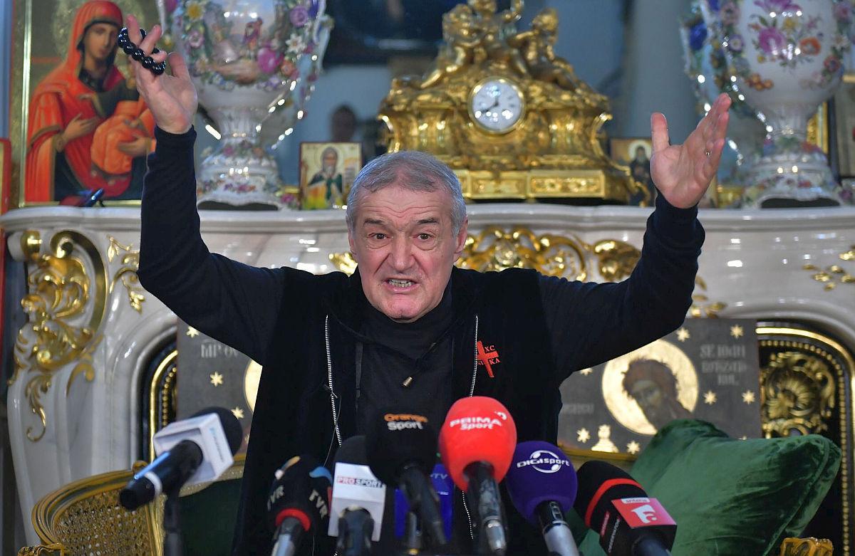 Debandadă maximă la FCSB! Jucătorii au protestat la pauză, când au văzut ordinele lui Becali: „De ce schimbăm? Mai bine jucăm la fel!”