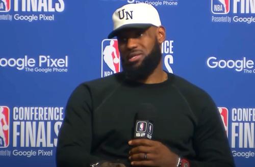 LeBron James (38 de ani) ia în calcul retragerea din activitate, în urma eșecului suferit cu LA Lakers în finala Conferinței de Vest, 0-4 la general în fața lui Denver Nuggets.