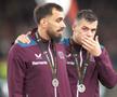 Granit Xhaka, în dreapta, cu medalia de vicecampion Europa League // foto: Guliver/gettyimages