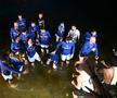 Baschetbaliștii de la U-BT Cluj au sărbătorit titlul cu o baie în Someș FOTO Raed Krishan