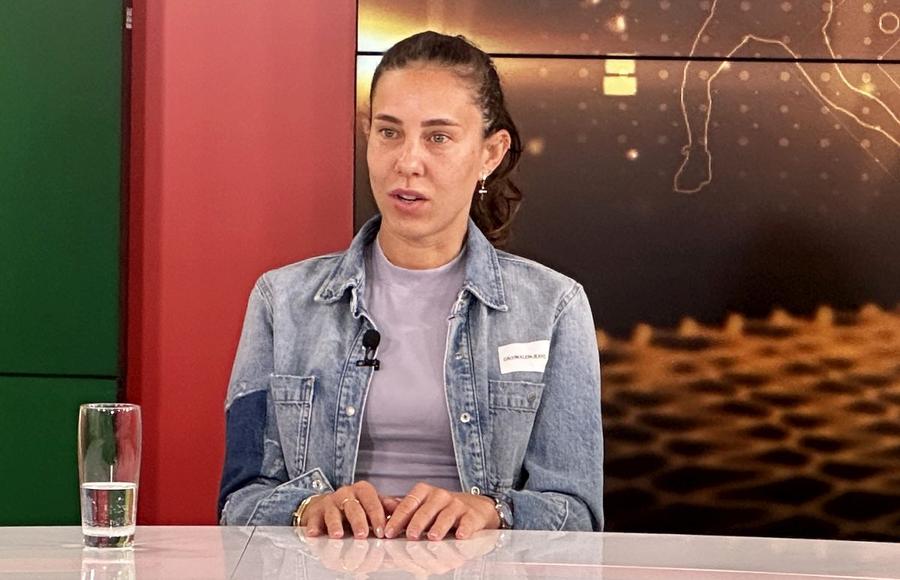 Mihaela Buzărnescu în studioul Open GSP, foto: Ionuț Iordache Mihaela Buzărnescu va reveni pe teren la aproape 3 ani de la ultimul meci: „Am avut perioade foarte negre”