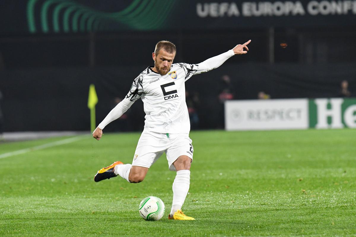 Iată primul transfer al lui Dan Petrescu! CFR Cluj s-a înțeles cu un fotbalist de națională