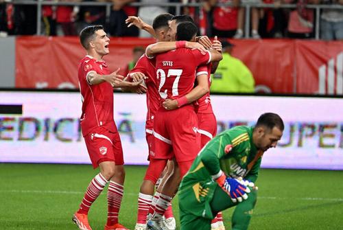 Alberto Soro (stânga) revine la Dinamo după aventura eșuată din Portugalia, © FOTO: Razvan Pasarica/SPORT PICTURES