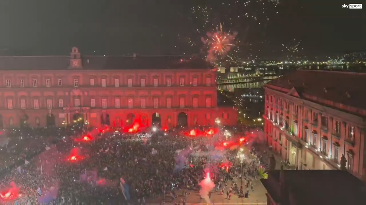 Imagini senzaționale de la Napoli! Cum se pregătesc fanii de al patrulea titlu din istorie