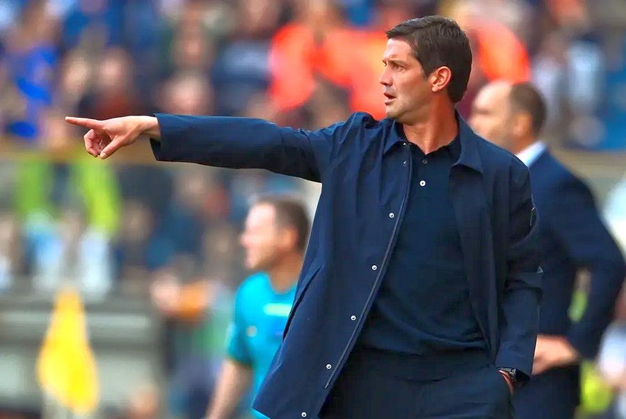 Cristi Chivu, antrenorul Parmei, a făcut 16 puncte în 13 meciuri din Serie A / Foto: Instagram Contract nou și salariu mărit pentru Cristi Chivu la Parma » Cine pleacă de la echipă și ce buget de transferuri va avea