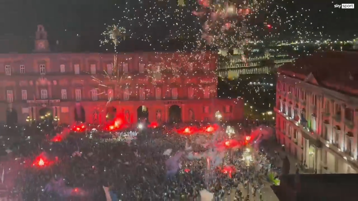 Imagini senzaționale de la Napoli! Cum se pregătesc fanii de al patrulea titlu din istorie