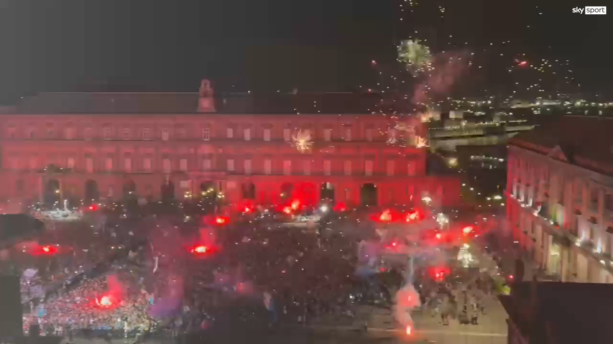 Imagini senzaționale de la Napoli! Cum se pregătesc fanii de al patrulea titlu din istorie