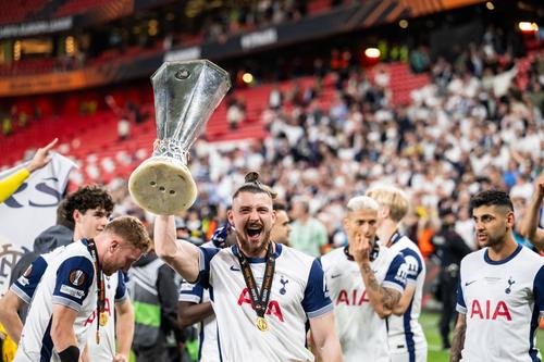 Succesul lui Radu Drăgușin și al colegilor de la Tottenham induce teamă la Inter / Foto: Imago