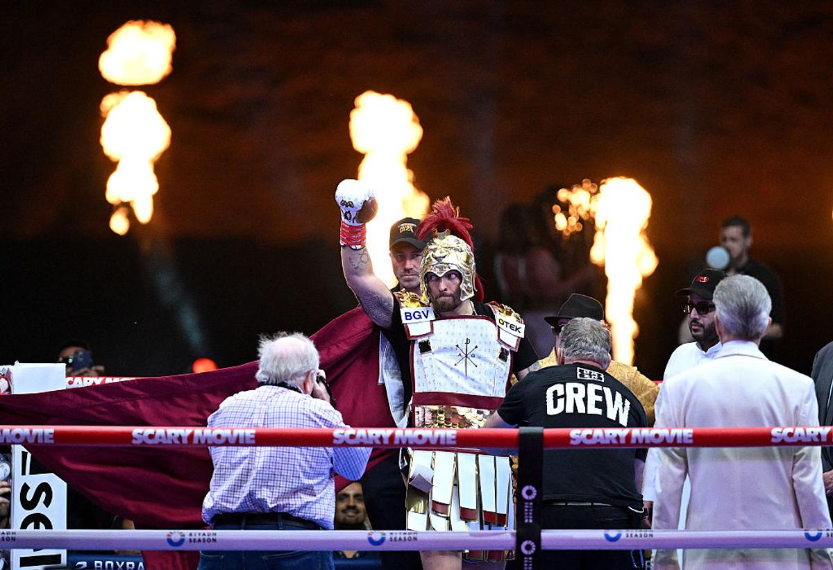 Lupta anului dintre Oleksandr Usyk și Rico Verhoeven s-a încheiat în runda cu numărul 11, după o decizie contestată a arbitrului