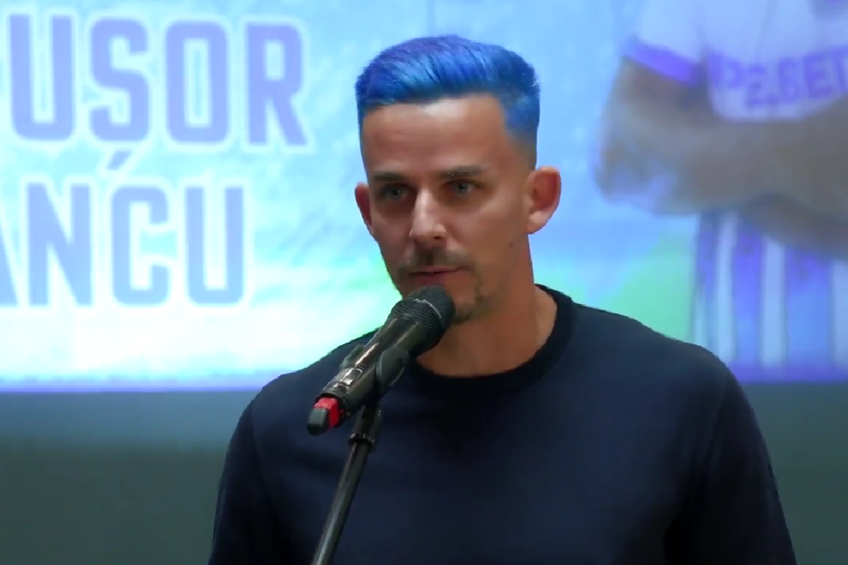Nicușor Bancu a apărut cu părul albastru la ceremonia de la Primărie // Captură FOTO Facebook @Universitatea Craiova