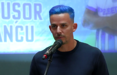 Bancu, precum Rațiu! Căpitanul Craiovei a apărut cu părul albastru la ceremonia de la Primărie » Ce le-a transmis Lia Olguța Vasilescu campionilor României