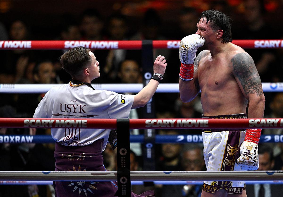 Lupta anului dintre Oleksandr Usyk și Rico Verhoeven s-a încheiat în runda cu numărul 11, după o decizie contestată a arbitrului