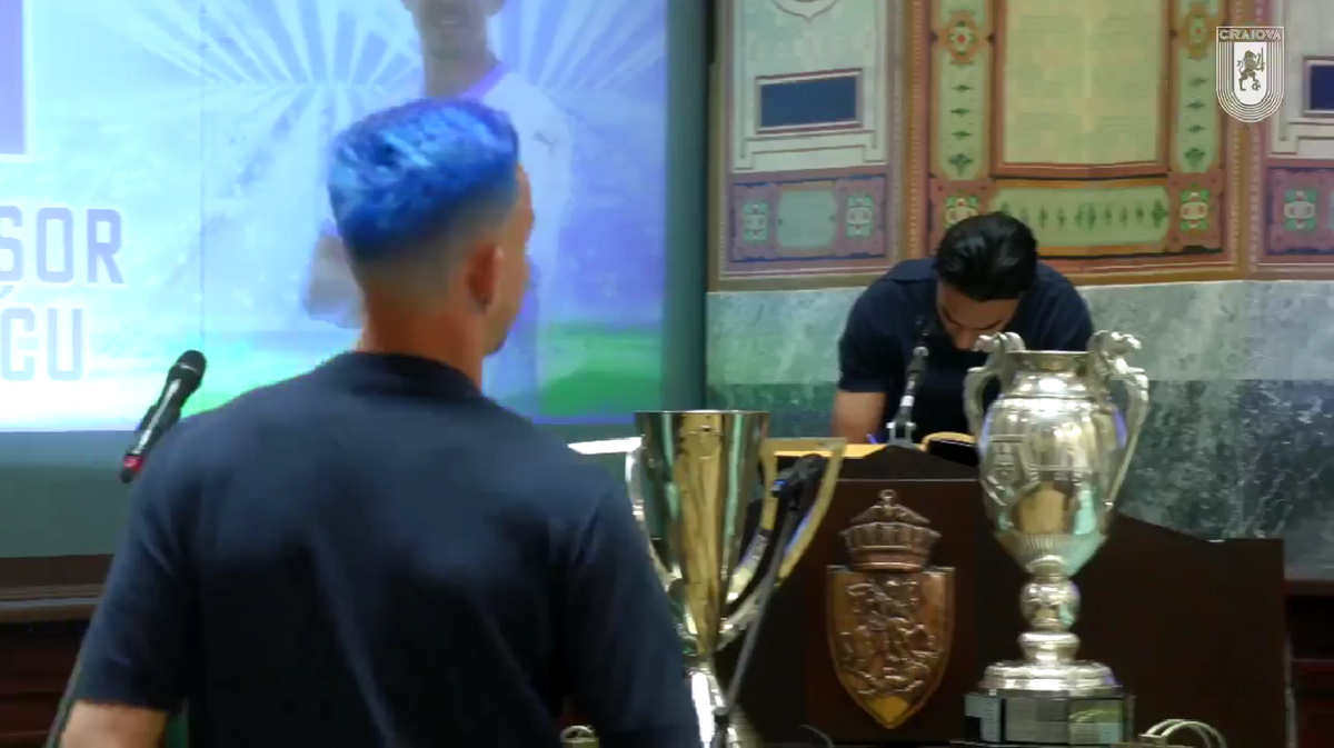 Bancu, precum Rațiu! Căpitanul Craiovei a apărut cu părul albastru la ceremonia de la Primărie » Ce le-a transmis Lia Olguța Vasilescu campionilor României