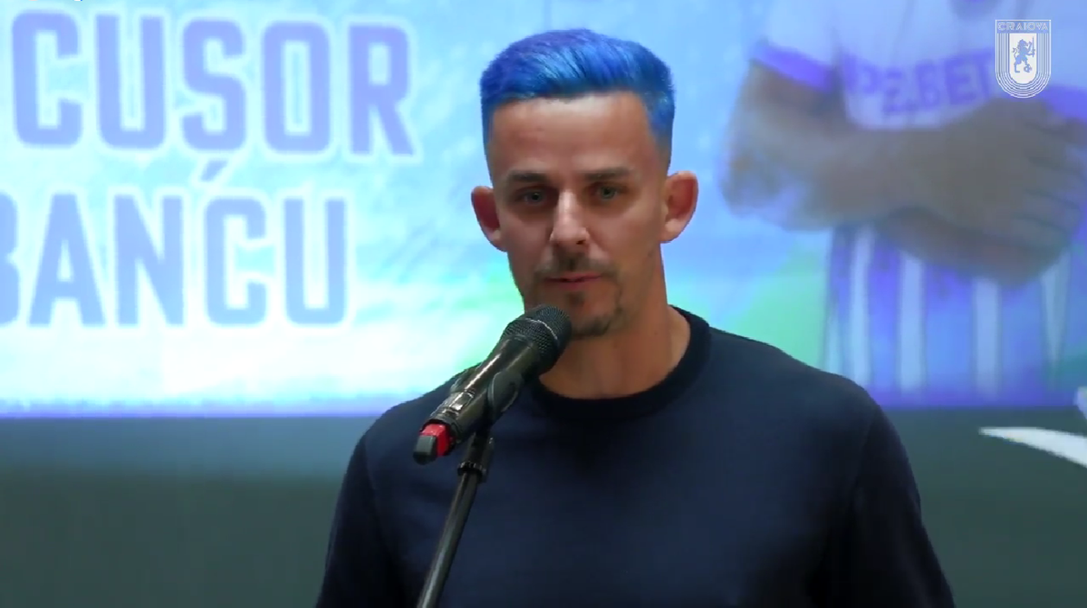 Nicușor Bancu a apărut cu părul albastru la ceremonia de la Primărie
