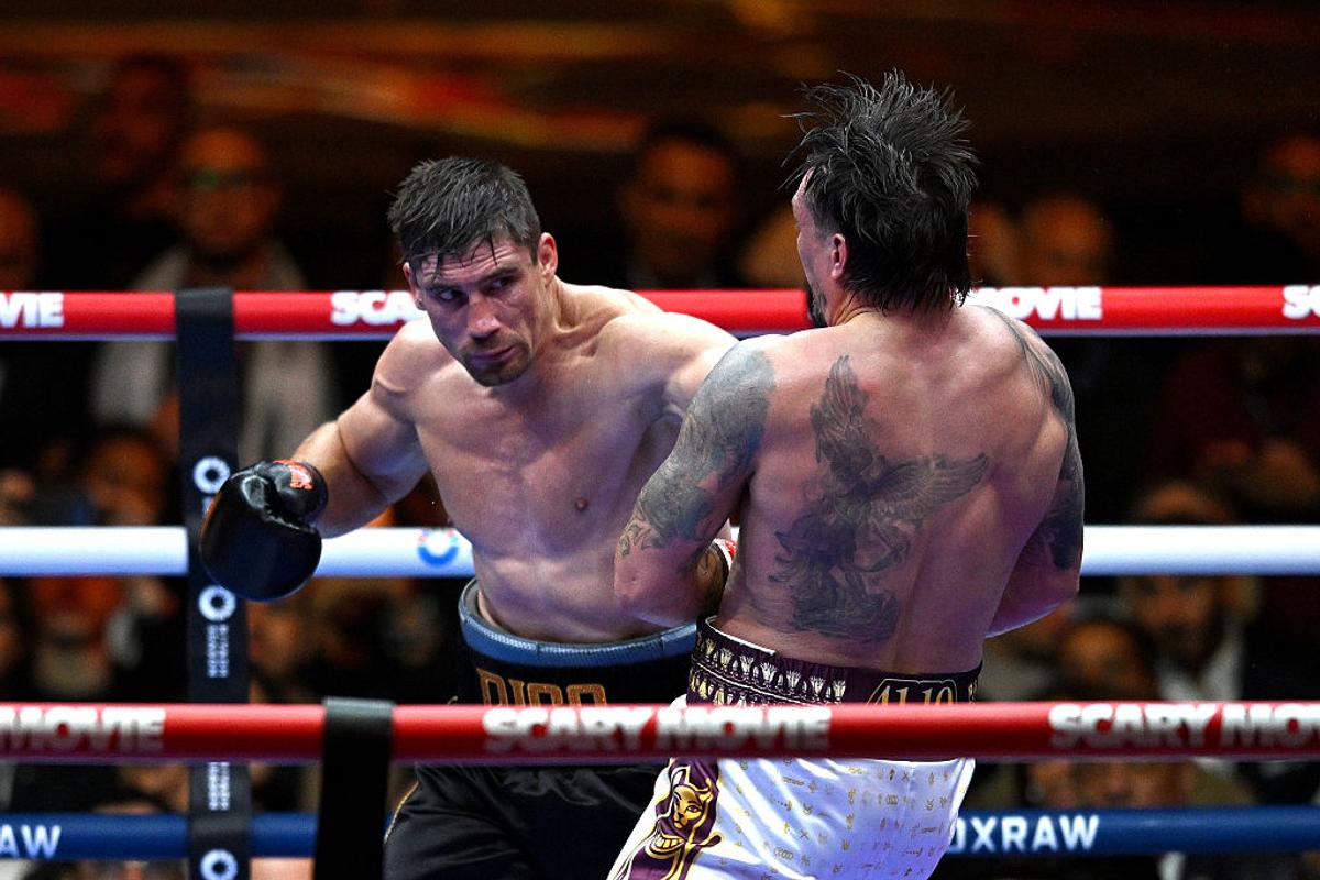 Lupta anului dintre Oleksandr Usyk și Rico Verhoeven s-a încheiat în runda cu numărul 11, după o decizie contestată a arbitrului
