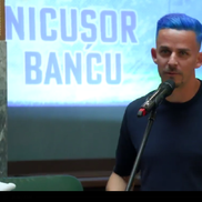 Nicușor Bancu a apărut cu părul albastru la ceremonia de la Primărie // Captură FOTO Facebook @Universitatea Craiova