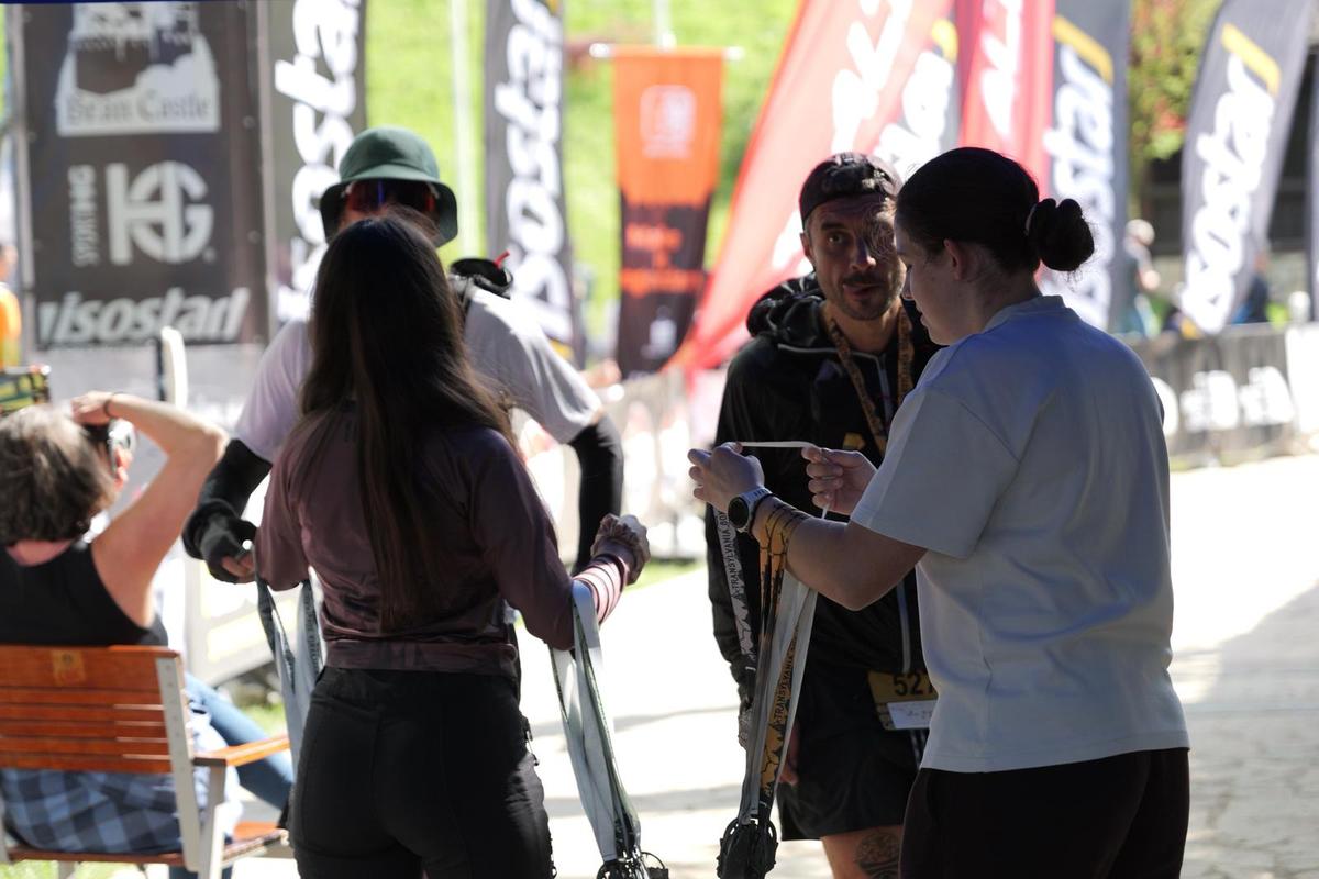 Impresiile sportivilor care au încheiat ultramaratonul „Transylvania 100” : „Nu am mai văzut atât de greu”