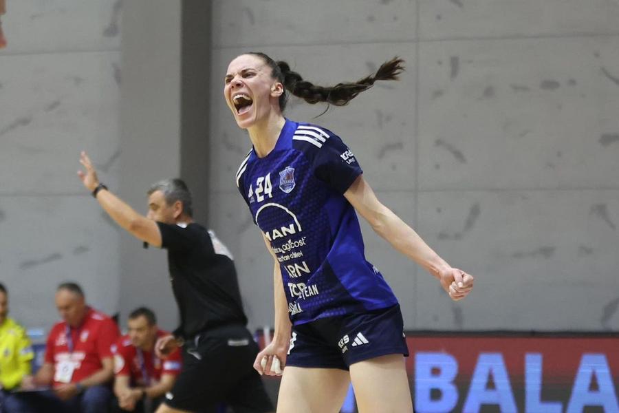 Elena Roșu, cu 8 goluri, a fost cea mai bună marcatoare a Brăilei/Foto: Facebook (HC Dunărea Brăila) Dunărea Brăila, triumfătoare în derby-ul cu CSM Slatina! Va merge în cupele europene