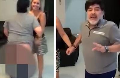 VIDEO Diego Maradona i-a șocat pe toți! Gest obscen la o petrecere: și-a dat pantalonii jos