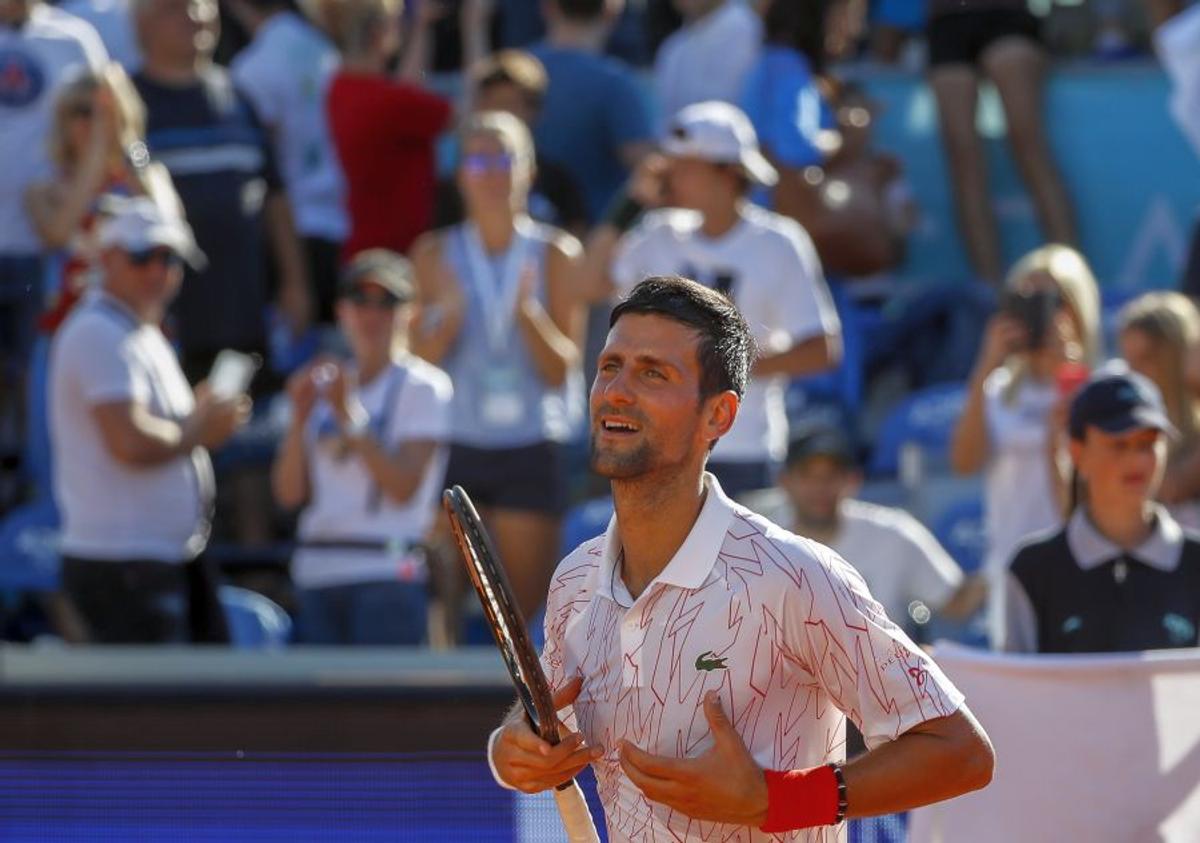 Novak Djokovic, luat în colimator » Ce îi reproșează președintele ATP după cazurile de coronavirus de la turneul sârbului
