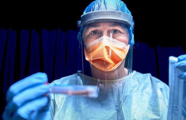 3 sibieni s-au reinfectat cu COVID! Veste îngrijorătoare: „Virusul are două tulpini”