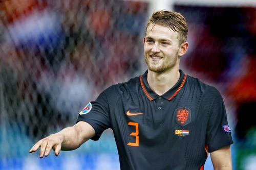 Matthijs de Ligt nu se teme de Italia 
(foto: Imago)
