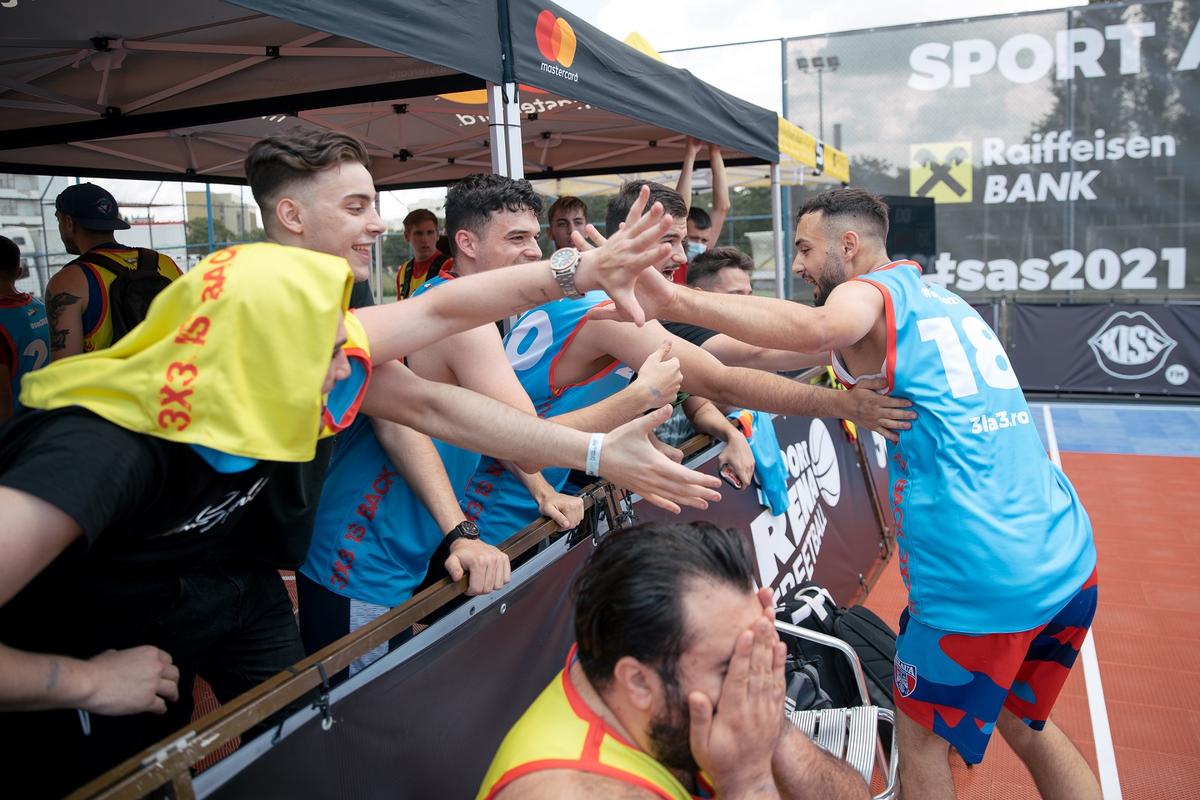 A făcut show sub panou » Benny Adegbuyi a jucat baschet 3x3 la Sport Arena Streetball