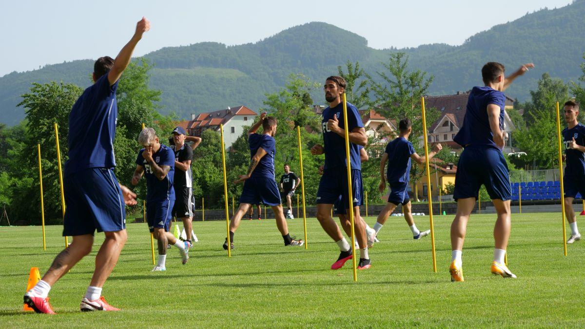 Ultimul transfer reușit de FCU Craiova 1948 a făcut primul antrenament cu echipa + Adrian Mititelu jr a ajuns în cantonament
