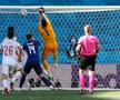 Ai mai văzut așa ceva? Autogol hilar la Euro + moment UNIC în istorie