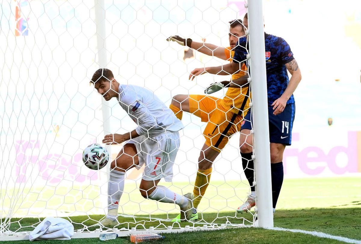 Ai mai văzut așa ceva? Autogol hilar la Euro + moment UNIC în istorie