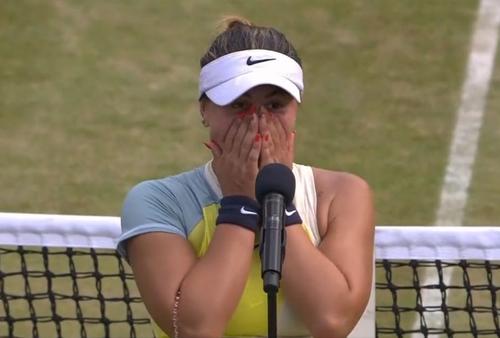 Bianca Andreescu (22 de ani, 64 WTA) a învins-o pe Daria Kasatkina (25 de ani, 13 WTA) și s-a calificat în semifinalele turneului de la Bad Homburg.