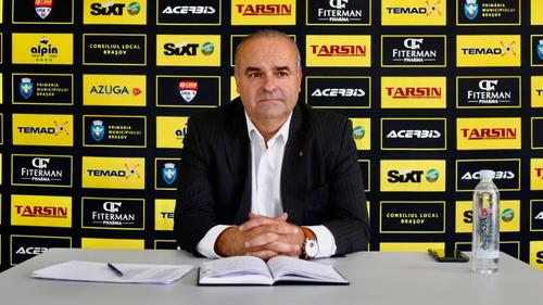 FC Braşov s-a reunit miercuri după-amiază, prilej cu care a fost prezentat oficial noul preşedinte, Marin Mitran. Acesta a semnat un contract valabil un an şi spune că îşi doreşte accederea în playoff-ul ligii secunde.
