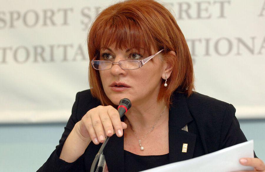 Carmen Tocală așteaptă decizia TAS într-o speță care poate arunca în aer federația de baschet Scandal imens cu titlul și Cupa din campionatul trecut, totul se decide la TAS: „Sezonul a fost compromis, federația va trebui să achite compensații”