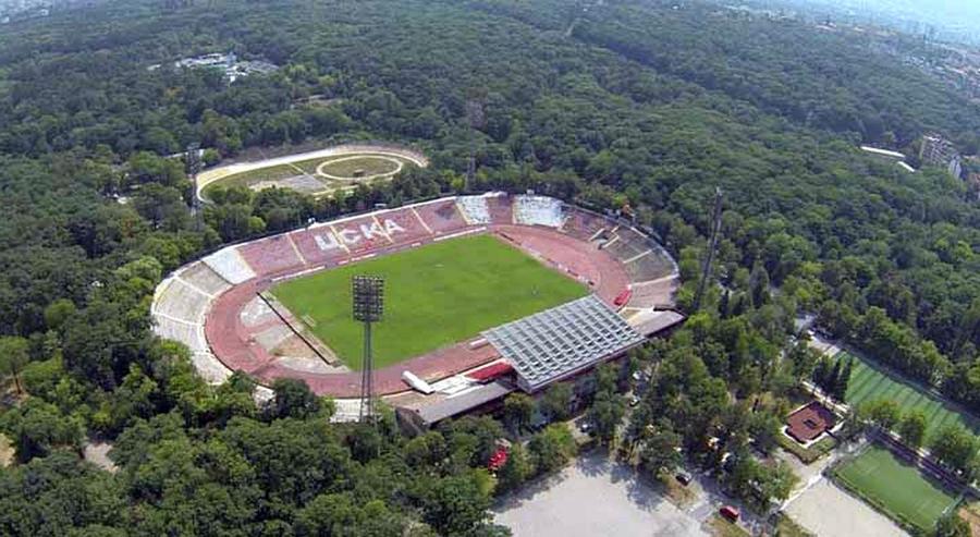 Stadionul Armatei din Sofia Cum s-a rupt Steaua Bulgariei în două echipe acum rivale » O luptă dramatică pentru putere, bani și identitate la CSKA Sofia: lanț uman de ultrași, oraș sub „lacăt”, amenințări