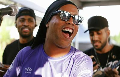 Povestea românului care petrecea cu Ronaldinho » A fost la party-urile brazilianului și dezvăluie: „Era clientul meu”