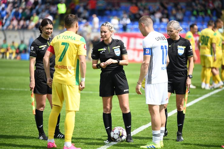 Alina Peșu, arbitru internațional