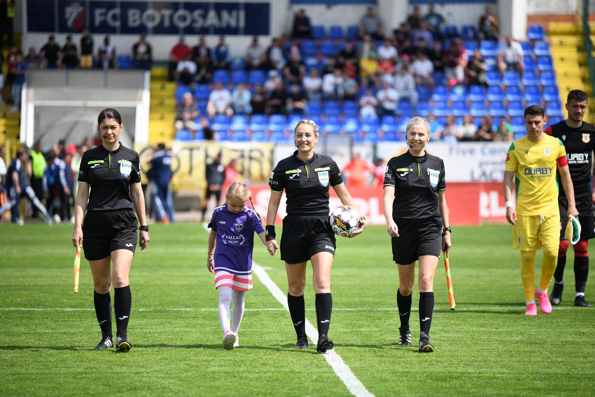 Alina Peșu - arbitru