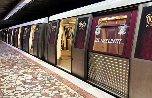 Atenție, porțile li se deschid! Surpriză la metrou: „A fost pusă în circulație garnitura de metrou «Rapid 100»”