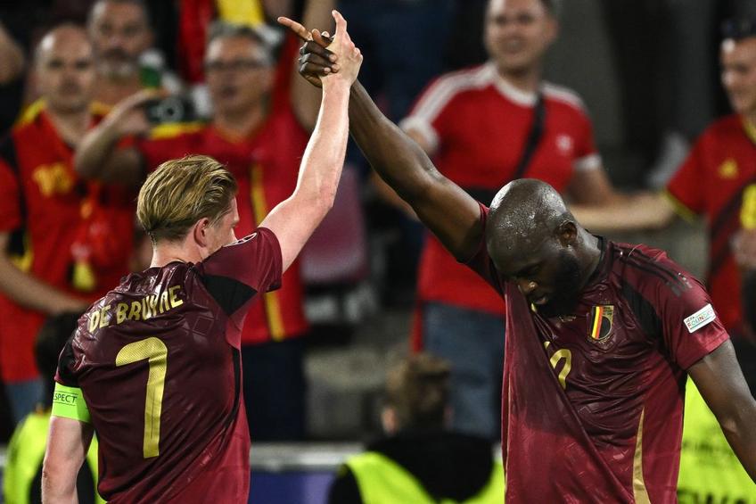 Kevin de Bruyne și Romelu Lukaku arată de parcă ar fi ieșit de la saună / Foto: Imago