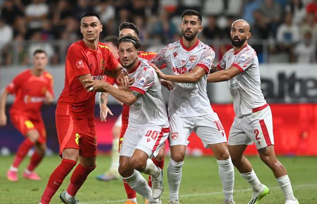 Trădare pe axa Dinamo - Steaua » Decarul „câinilor” semnează cu roș-albaștrii