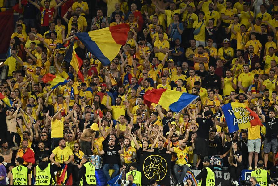 Fanii români au făcut show pe durata Europeanului din Germania Marius Marin, primul „tricolor” care vorbește despre venirea lui Lucescu la națională: „Mare impact” + Ce spune despre interesul Rapidului: „Aș juca doar la două echipe din România”