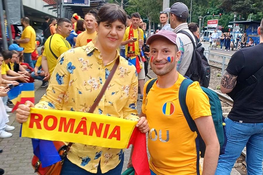 Laura Codruța Kovesi / Sursă foto: Facebook@ Claudiu Moga Laura Codruța Kovesi, atracția de la Belgia - România » Coadă la poze cu fostul procuror-șef al DNA: „Nu pot să cred pe cine am întâlnit”