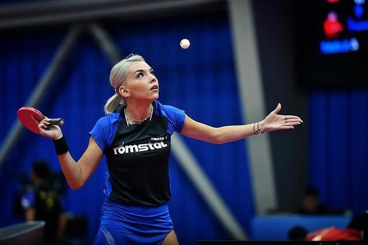 Bernadette Szocs s-a relaxat la piscină: „Sărutată de soare”